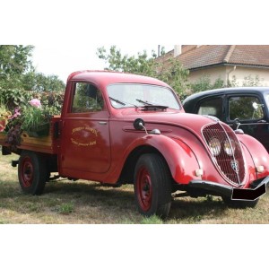 Peugeot 202 boulangère rouge 1948