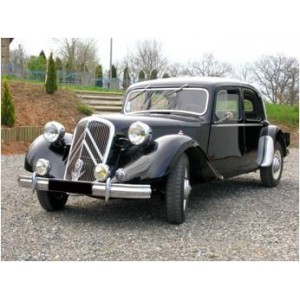 Citroën berline Traction 15-6 noir 1948