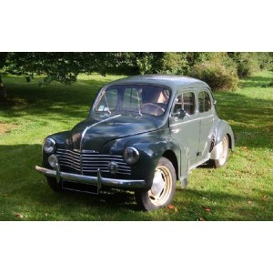 Renault Berline 4 CV vert 1952