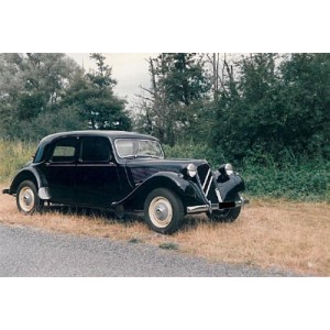 Citroën berline Traction 11B noir 1955