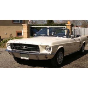 Ford Mustang Cabriolet blanc 1967