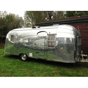 caravane airstream flying cloud de 1955 