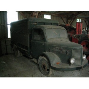 hotchkiss PL25 camion bétaillère de 1950