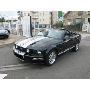 Ford Mustang Cabriolet noir gris 2007