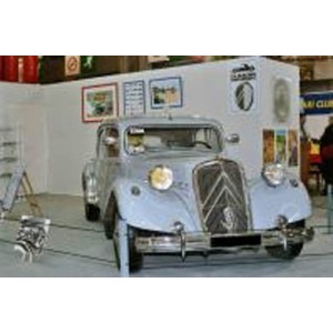 Citroën berline Traction 15/6 Oléopneun 1954